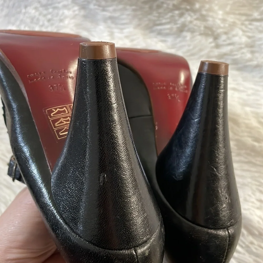 Chie Mihara Black strap buckle leather heel size 37.5 - Picture 7 of 9